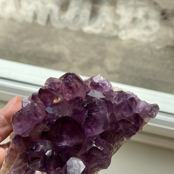 Beautiful Amethyst Cluster from Uruguay over 2 pounds- Reiki- Meditation- Decor - Picture 4 of 8
